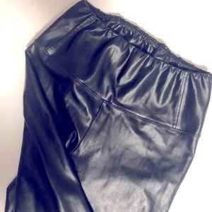Aritzia pleather leggings m
